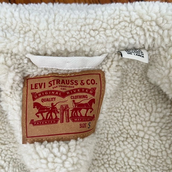 Levi's Corduroy Sherpa Lined Ex-Boyfriend Jacket - Picture 3 of 6